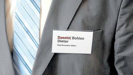 Vom Sascha zum Dieter: Eigentlich darf man sich nicht einfach den Namen eines Prominenten angeln. Aber manchmal geht es doch. Weil der Vorname Sascha sowohl männlich als auch weiblich sein kann, darf man ihn ändern. Aus Sascha Bohlen würde dann Dieter Bohlen.