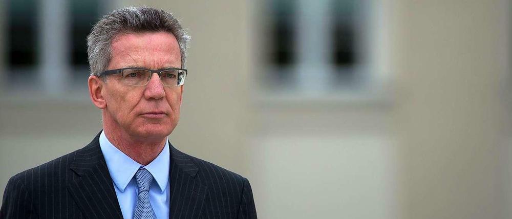 Minister mit Problem. „Dann heißt es hinterher, der Kerl hat die Öffentlichkeit belogen“, verteidigt Thomas de Maizière sein Vorgehen.
