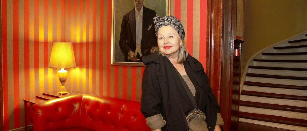 Auch Schauspielerin Hanna Schygulla will das Hotel retten.