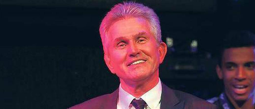 In einem anderen Licht. Jupp Heynckes machte in der Vergangenheit einen oft unbeholfenen Eindruck. Nach dem Champions-League-Sieg am vergangenen Sonnabend überraschte der Bayern-Trainer und wagte ein öffentliches Tänzchen.