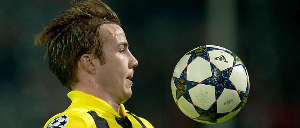 Mario Götze spielt künftig für den FC Bayern. Denen sind die Dienste des Offensiven Mittelfeldspielers 37 Millionen Euro wert. Aber ist er deswegen schon der beste Bundesligaspieler der Geschichte auf seiner Position ?
