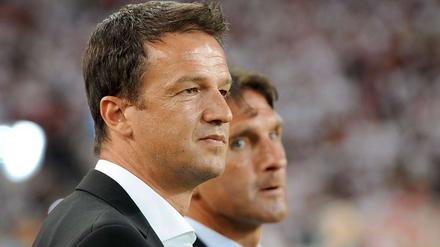 Fredi Bobic, 41, stürmte für Stuttgart, Dortmund, Hannover und Hertha BSC 285 Mal (108 Tore) in der Bundesliga. Seit Juli 2010 arbeitet er als VfB-Sportdirektor. 
