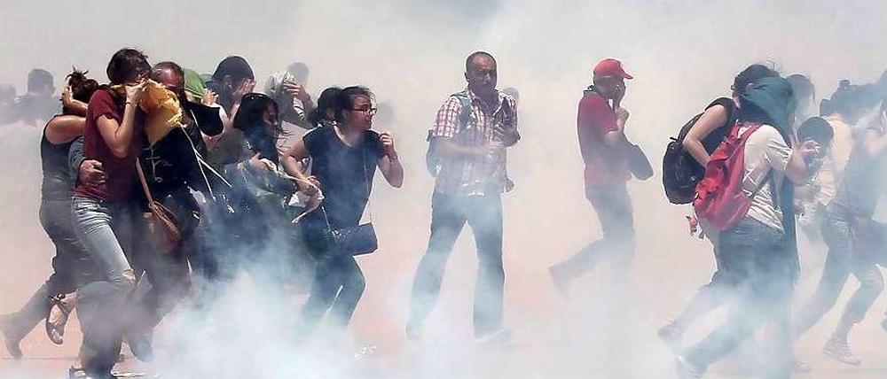 Der Protest richtet sich gegen die geplante Umgestaltung des Taksim-Platzes in Istanbul.