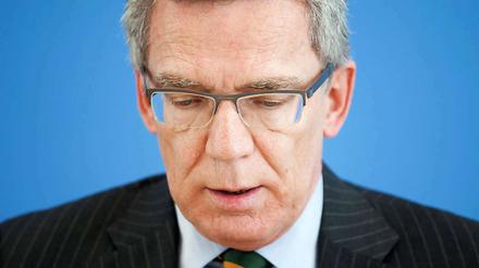 Taumelt: Der Verteidigungsminister Thomas de Maizière. 
