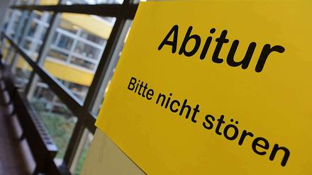 Geprüft. Vereinheitlichte Aufgaben soll es zunächst für Deutsch, Mathe, Französisch und Englisch geben.