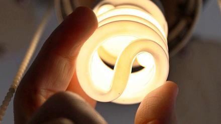 Ein Weg Energie zu sparen: Energiesparlampen.