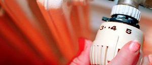 Kontrolle lohnt sich. Den Betriebsstrom, um die Heizungsanlage zu betreiben, kann der Vermieter auf die Mieter umlegen.