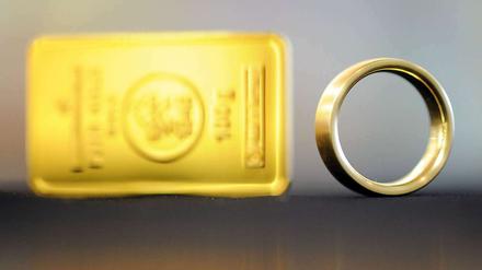 Die einen sehen Gold als sichere Geldanlage, wenn nichts mehr geht. Die anderen halten die Preisbildung bei dem Edelmetall schlicht für irrational.