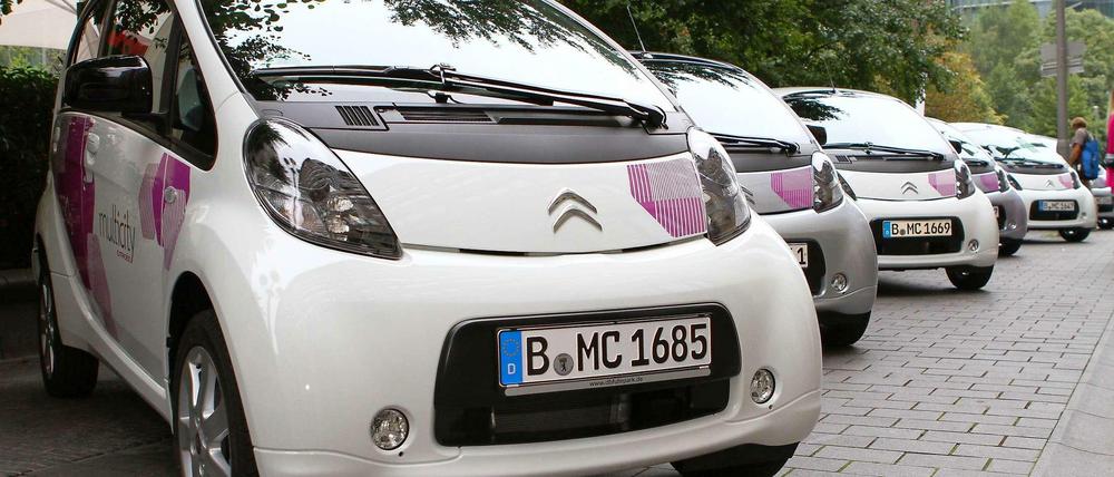 Die Mietautos beanspruchen immer mehr Stellplätze im öffentlichen Straßenraum.