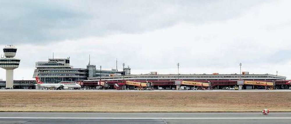 Alle 86 Sekunden ein Flugzeug. Mehdorn will kleine Flieger nach Tegel schicken, die großen zum BER. Foto: Georg Moritz