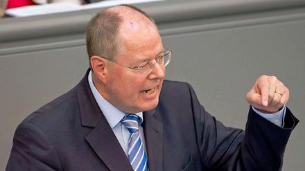 Kanzlerkandidat Peer Steinbrück (SPD) krisierte Bundeskanzlerin Angela Merkel (CDU) kurz vor dem EU-Gipfel: Ihre Politik sei Schuld an der Jugendarbeitslosigkeit in Europa. 