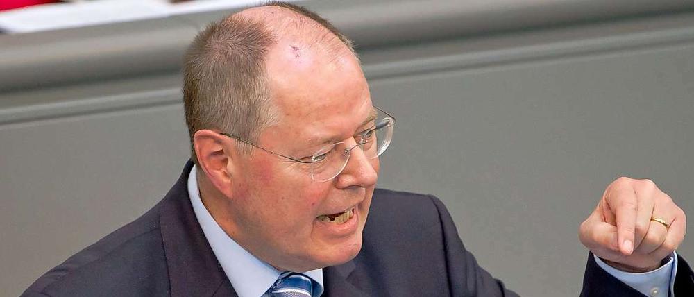 Kanzlerkandidat Peer Steinbrück (SPD) krisierte Bundeskanzlerin Angela Merkel (CDU) kurz vor dem EU-Gipfel: Ihre Politik sei Schuld an der Jugendarbeitslosigkeit in Europa. 