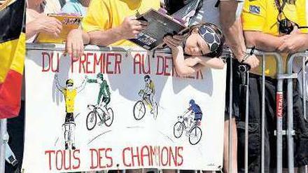 Wahre Liebe. Fans aus aller Welt besuchen auch in diesem Jahr wieder die Tour. Foto: AFP