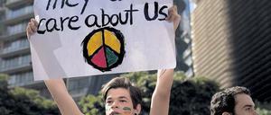 Mal herschauen. Die Proteste, hier in Belo Horizonte, richten sich vor allem gegen die tiefe soziale Spaltung und die Korruption in Brasilien. Foto: AFP
