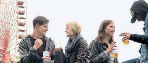 Stillstand. Das Riesenrad ist Symbol des brachen Rummels. Ringsum ist noch viel zu entdecken. Was, zeigen wir in einer Fotostrecke.