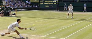 Novak Djokovic (vorn) musste im Halbfinale gegen Juan Martin del Potro alles geben.