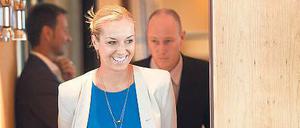 Da bin ich wieder. Sabine Lisicki präsentierte sich am Montag in Berlin selbstbewusst. Aus der Niederlage im Wimbledon-Finale habe sie viel gelernt. Foto: dpa