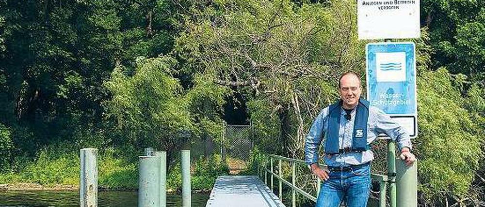 Insulaner. Auf Baumwerder verbietet ein Schild das Betreten. Nur Volker Jordan und seine Kollegen von den Wasserbetrieben dürfen hierhin, um die Brunnen zu warten.