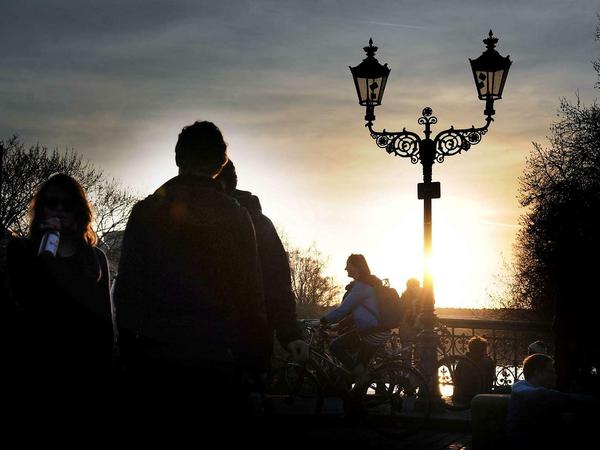 Die Admiralbrücke bei Sonnenuntergang.