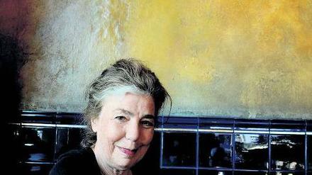 Irina Liebmann, geboren in Moskau, lebt seit ihrer frühen Kindheit in Berlin.