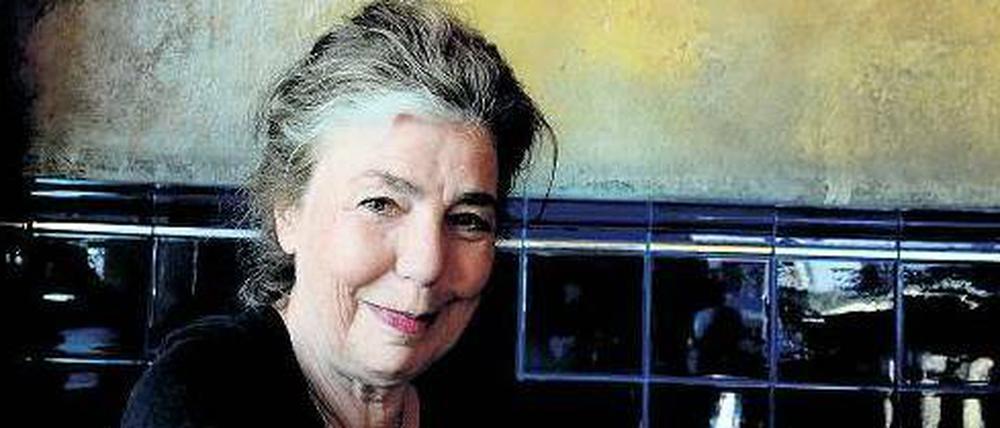 Irina Liebmann, geboren in Moskau, lebt seit ihrer frühen Kindheit in Berlin.