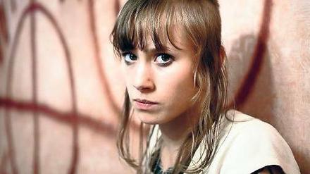 Provokant. Alina Levshin spielt die junge „Nazibraut“ Marisa. 