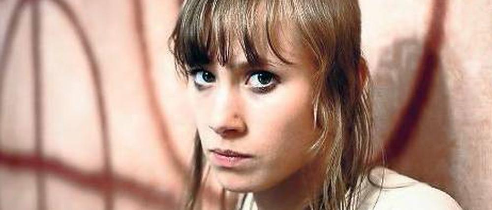 Provokant. Alina Levshin spielt die junge „Nazibraut“ Marisa. 