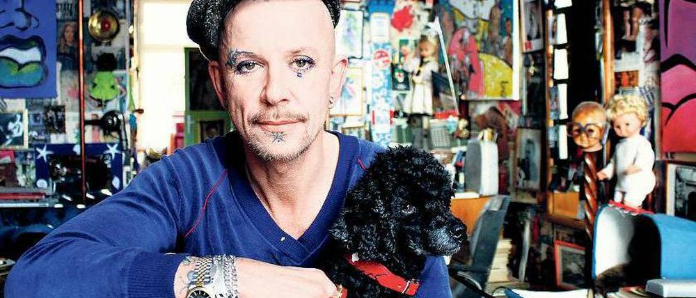 Punk und schwul. Frank Schäfer war Ende der 1980er Jahre einer der gefragtesten Friseure Ost-Berlins. Er ermöglichte vielen Frauen das, was sonst nicht zu bekommen war: verrückt und punkig auszusehen. Dabei war für ihn die Homosexualität selbstverständlich. Foto: MDR