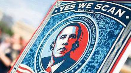 Obamas „Yes, we can“ verballhornt auf dem Plakat eines Demonstranten in Frankfurt am Main.