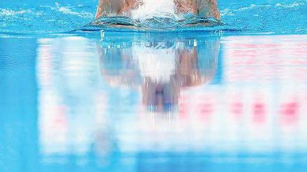 Kopie der Kopie der Kopie. Marco Koch ging das Finale über 200 Meter Brust an wie schon das Halbfinale und den Vorlauf. Mit Erfolg – in seinem ersten WM-Finale reichte es für den Beckenschwimmer in Barcelona gleich zu Silber. Foto: dpa