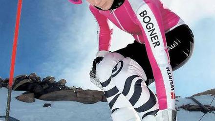 Anschnallen, bitte. Maria Höfl-Riesch bereitet sich auf die olympische Wintersportsaison vor – anschließend wird sie die Wettkampf-Ski womöglich beiseite legen.