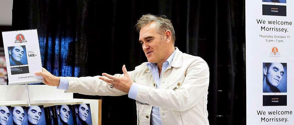 Die Autobiografie von Morrissey ist in England auf Platz 1 der Bestsellerlisten.