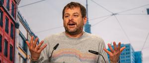 Werner Graf, Co-Landesvorsitzender der Berliner Grünen, spricht bei dem zum größten Teil digital abgehaltenen Parteitag von Bündnis 90/Die Grünen Berlin. Auf der Tagesordnung der Landesdelegiertenkonferenz steht die Abstimmung über den Koalitionsvertrag und über die neuen Landesvorsitzenden. +++ dpa-Bildfunk +++