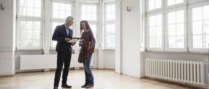 Banken schicken häufig einen Gutachter, bevor sie eine Immobilie finanzieren.  