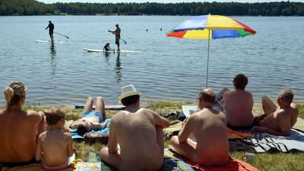 Der sicherste Ort, um Islamisierungsgefahren zu begegnen, ist traditionell der FKK-Badesee.
