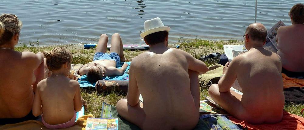 Der sicherste Ort, um Islamisierungsgefahren zu begegnen, ist traditionell der FKK-Badesee.