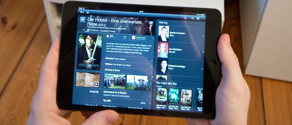 Eingespieltes Team: Steht die Verbindung zwischen Tablet und Smart-TV erst einmal, lassen sich viele Streamingdienste noch bequemer durchsuchen und steuern.