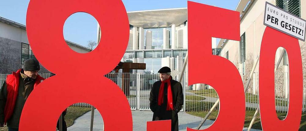 Mehr Geld. Seit dem 1. Januar 2015 werden mindestens 8,50 Euro für jede Arbeitsstunde bezahlt.