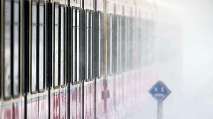 Was kommt hinter der S-Bahn? In Birkenwerder war es ein Regionalzug, der versehentlich auf demselben Gleis losfuhr.