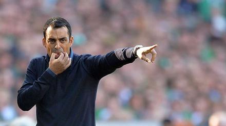 Vom Schreibtisch auf den Rasen - und wieder zurück. Robin Dutt soll Sportdirektor beim VfB Stuttgart werden