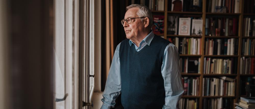 Karl Schlögel Schloegel ist ein deutscher Osteuropahistoriker und Publizist. Fotografiert in Berlin am 25. Februar 2022.