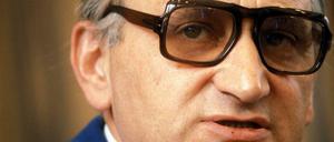 Egon Bahr 1975 als Bundesminister.