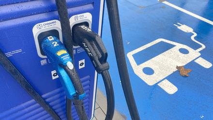 Wer ein reines Elektroahrzeug benutzt, kann seine Minderungsquote für Treibhausgase verkaufen. 