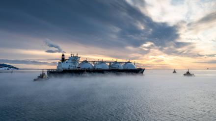 Flüssiggas-Tanker: Statt durch Pipelines soll der Brennstoff per Schiff nach Deutschland kommen.