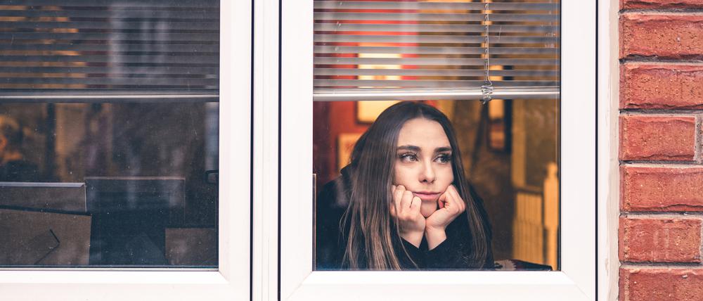 Wer vom Gesundheitsamt in Quarantäne geschickt wird und kein Homeoffice machen kann, bekommt normalerweise eine Entschädigung vom Staat. Doch ab Oktober sollen strengere Regeln herrschen. Foto: Getty Images