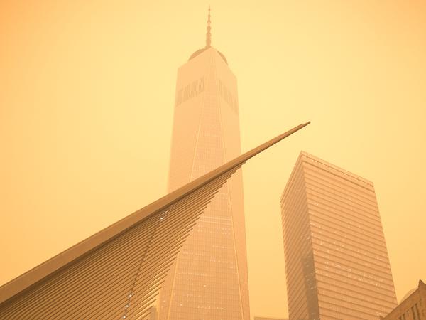 Die anhaltenden Waldbrände in Kanada haben in der Millionenmetropole New York für die schlechteste Luftqualität seit Jahrzehnten gesorgt.