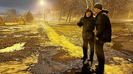 Der Ostukraine-Experte Tim Bohse (rechts) im Gespräch mit einem Kollegen.