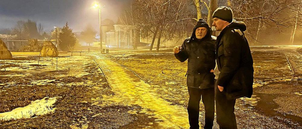 Der Ostukraine-Experte Tim Bohse (rechts) im Gespräch mit einem Kollegen.