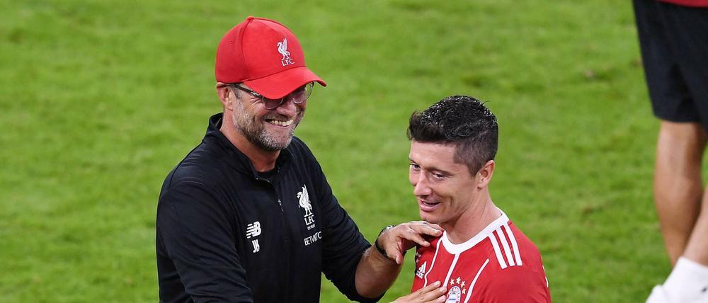 Kennen sich gut: Jürgen Klopp (l.) und Robert Lewandowski.