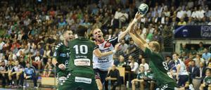 Auf Ballhöhe. Die Füchse können sich auf ihre Defensive verlassen.